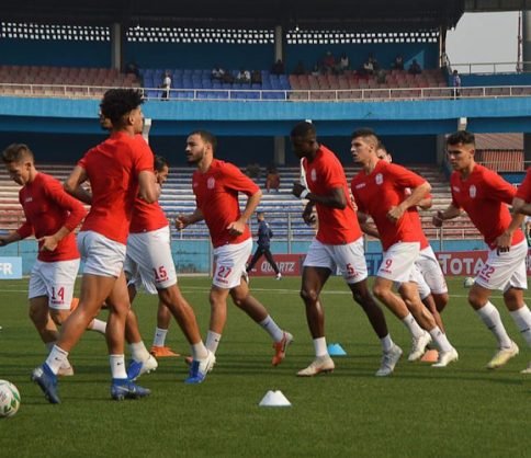 الحسنية تتأهل إلى ربع نهائي كأس الكاف