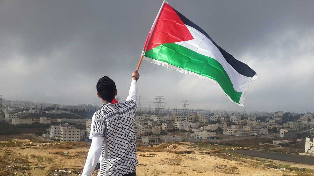 بعد الإعلان عن”صفقة القرن” : قوات الاحتلال تقتحم الأقصى وتعتدي على المصلين