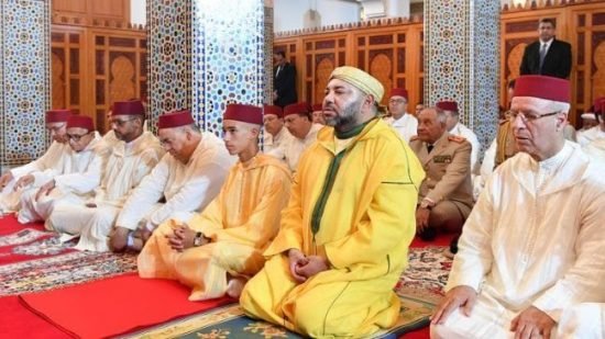 الملك محمد السادس يؤدي صلاة الجمعة بمسجد حسان بالرباط ،التفاااصيل