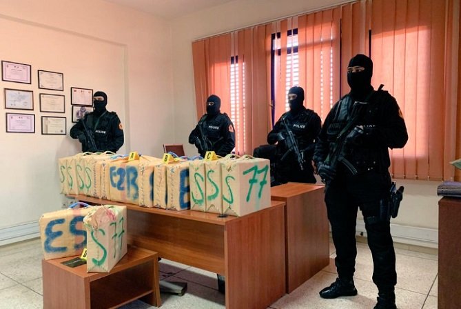 بتنسيق مع ”الديستي”.. إجهاض تهريب 664 كلغ من المخدرات