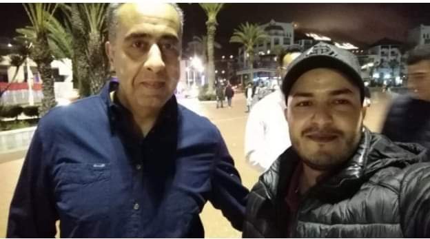 بكل تواضع الحموشي يفاجئ المارة بكورنيش أكادير و يلتقط معهم صور تذكارية