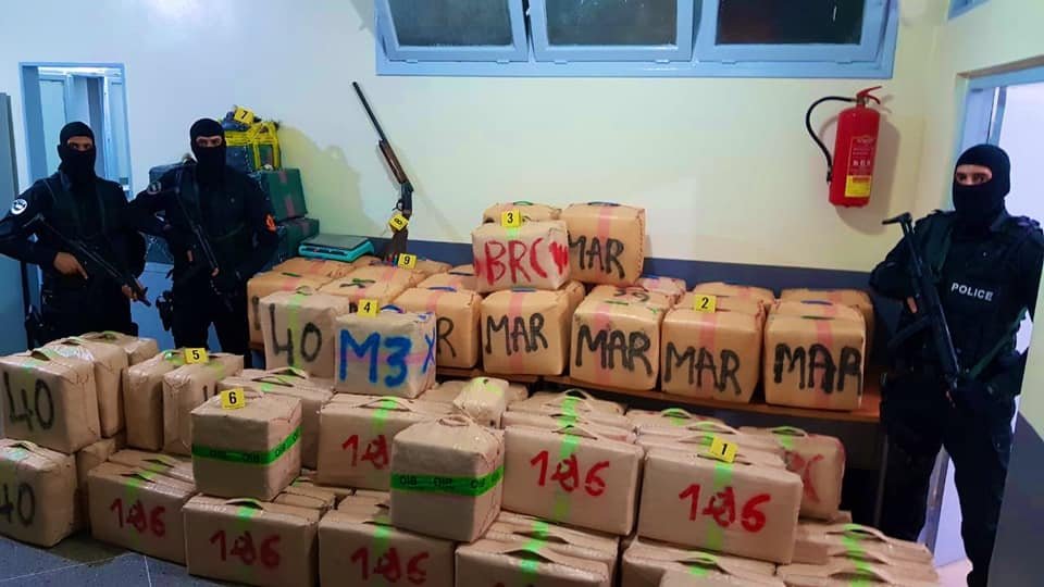 البسيج يتمكن من إجهاض مخطط تهريب كمية كبيرة من الشيرا وتفكيك شبكة تنشط في الهجرة غير الشرعية