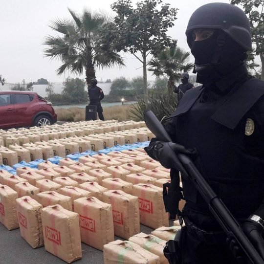 بكلميم.. حجز 7 أطنان من الشيرا وبندقيتين للصيد و108 خرطوشة وتوقيف 8 أشخاص