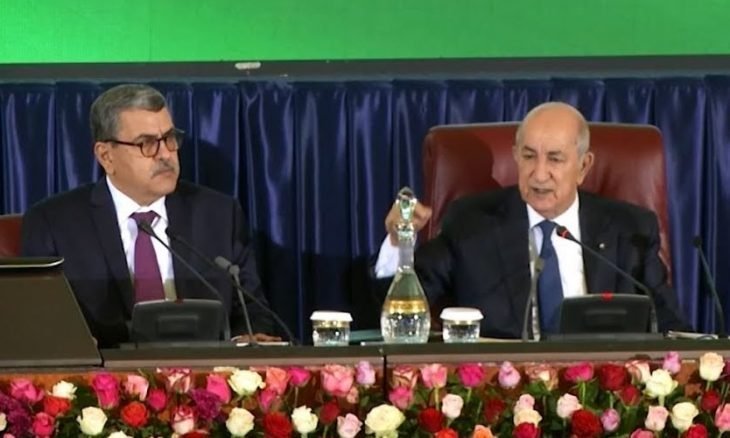 بحضور تبون .. بكاء رئيس الوزراء الجزائري يثير جدلا على مواقع التواصل