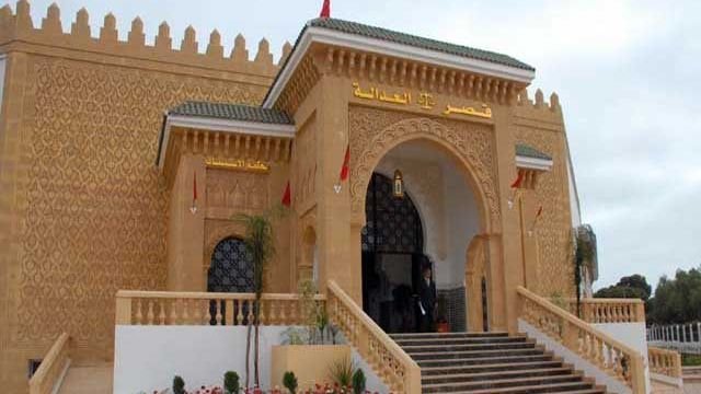 اتهام هاتك عرض زوجته