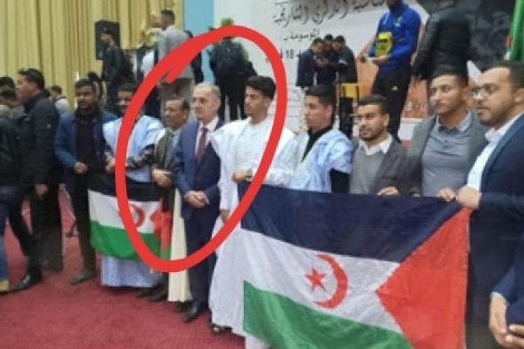 هذه حقيقة صورة السفير الفلسطيني بالجزائر مع ”خرقة” البوليساريو