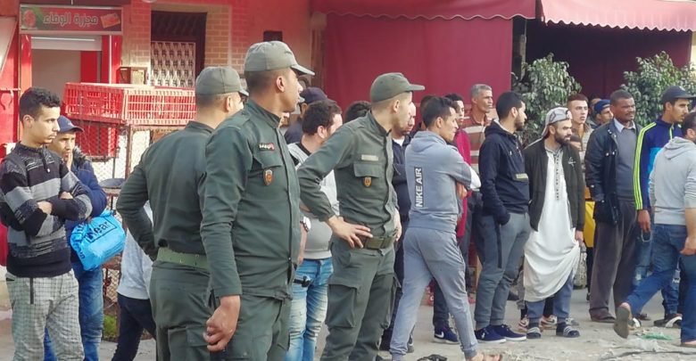 تحرير الملك العمومي بطنجة يسفر عن إصابات في صفوف عناصر من السلطة
