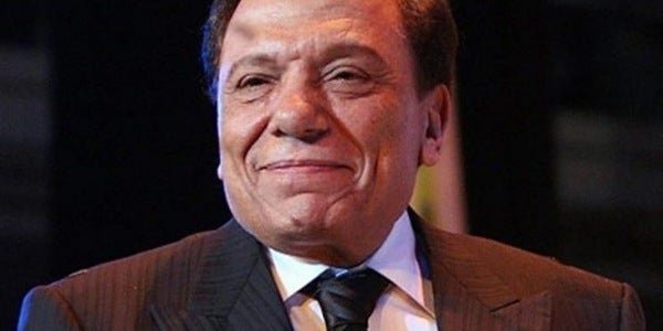 عادل إمام معلقا عن إشاعة وفاته: “عاوزني أموت ليه؟”
