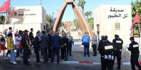 جماعة العيون تغلق القاعات المغطاة والمسابح البلدية والحديقة الوحيدة في إطارالإجراءات الإحترازية لمواجهة فيروس كورونا..