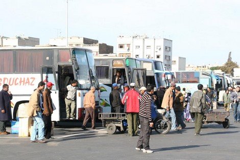 وزارة الداخلية توقف حركة حافلات نقل المسافرين بين المدن يوم الثلاثاء