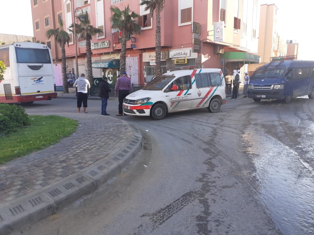 رغم الشوارع الخالية من المارة و السيارات… مقتل شاب في حادثة سير بعدما دهسته عجلات حافلة لنقل المستخدمين بالعيون