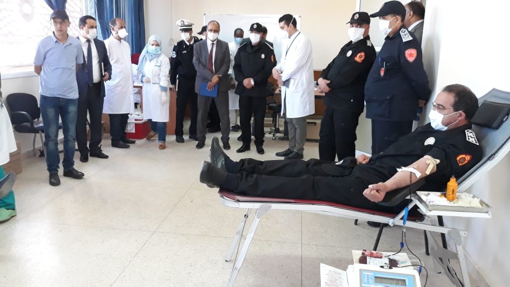 فيروس كورونا.. رجال ونساء ولاية أمن العيون ينظمون حملة للتبرع بالدم