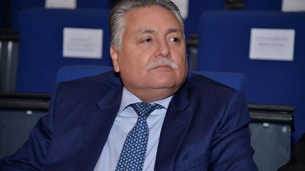 بعد ما خلاتوا السياسة وزير فوزير و شاد تقاعد أو مرتاح نبيل بن عبد الله :تيقول جائحة كورونا باتت تشكل فرصة لعودة اليسار