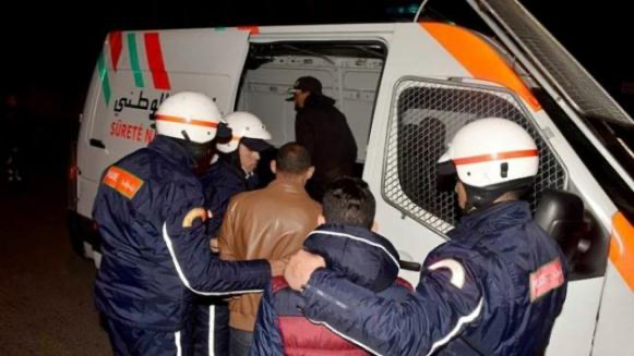 توقيف شخص للاشتباه في ارتباطه بشبكة إجرامية تنشط في تنظيم الهجرة غير المشروعة بالداخلة…