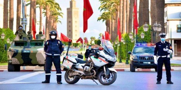 منح ترقية استثنائية لمقدم شرطة تعرض لاعتداء جسدي على يد ” داعشي “