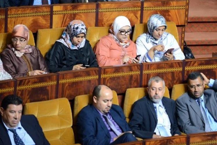 تحية عسكرية لسي العثماني إلى قدر يطبقها … الشبكة المغربية للتحالف المدني تطالب بتخفيض أجور كبار المسؤولين والوزراء والبرلمانيين