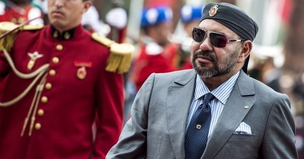 الملك محمد السادس يجري محادثة هاتفية مع رئيس الجمهورية التونسي