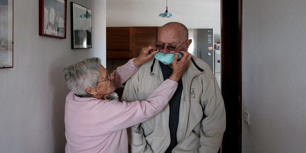 ايطاليا تُسجل 382 وفاة جديدة بفيروس كورونا اليوم الثلاثاء