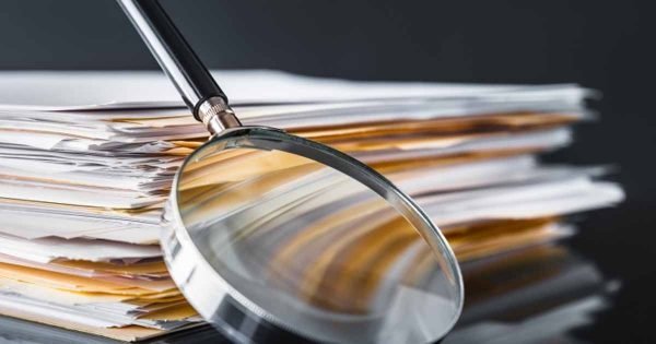 خطير هاذ شي.. التحقيق مع قنصل دولة أجنبية لقاو عندو مسدسات، التفاااصيل