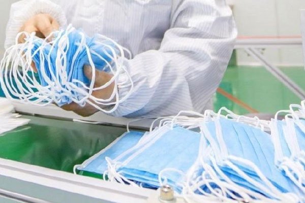 الوحدة الصناعية للدرك الملكي تنتج 17مليون من الكمامات الواقية منذ فبراير الماضي