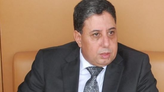 د. عبد الرحيم بوعيدة:كم هي مؤلمة هذه الصورة لراعي غنم في إحدى جبال المغرب العميق يرعى الغنم وينتظر رسالة قصيرة من الحكومة ليفرح قرية بأكملها..