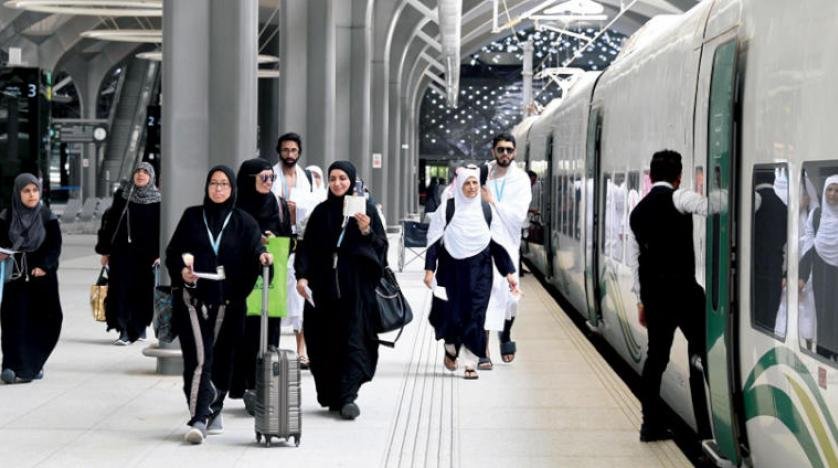عودة الموظفين والمستخدمين إلى مقرات العمل.. امتحان توفر وسائل النقل وسلامتها