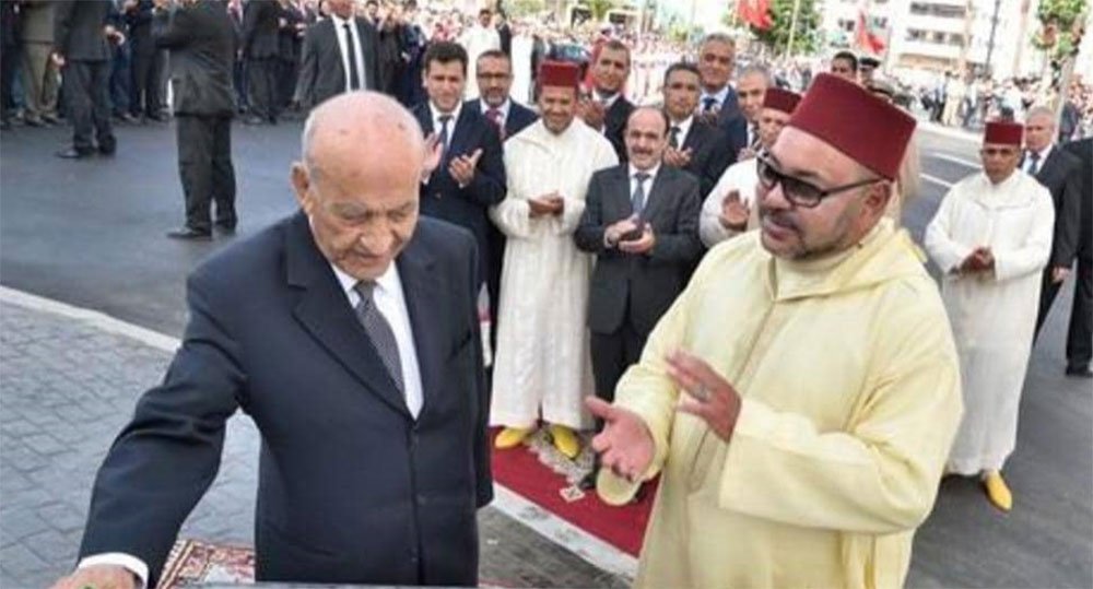 الملك حزين لوفاة المناضل عبد الرحمان اليوسفي: نِعْمَ رجل الدولة الحكيم والمحنك