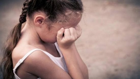 خطير.. شبان يضبطون ثلاثيني محاولا اغتصاب طفلة عمرها 4 سنوات