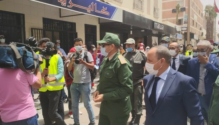 العيون..والي الجهة يطلق الحملة التواصلية الجهوية الثانية من برنامج “وقايتنا”