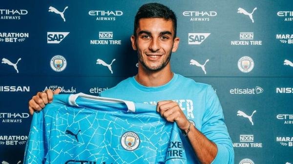 رسمياً .. مانشستر سيتي يتعاقد مع فيران توريس