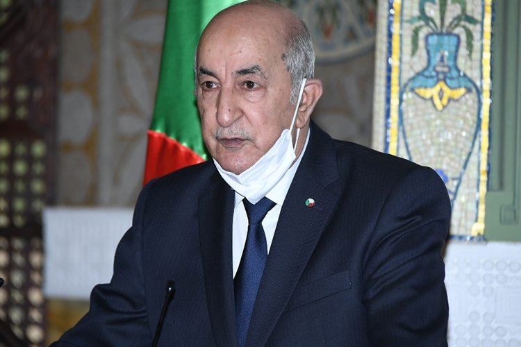 الرئيس الجزائري يطالب الولاة بالنزول إلى الشارع ويهدد بمحاسبة هؤلاء