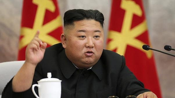 الزعيم الكوري الشمالي يرفض دخول المساعدات الخارجية لتقليل أضرار الفيضان خوفا من كورونا