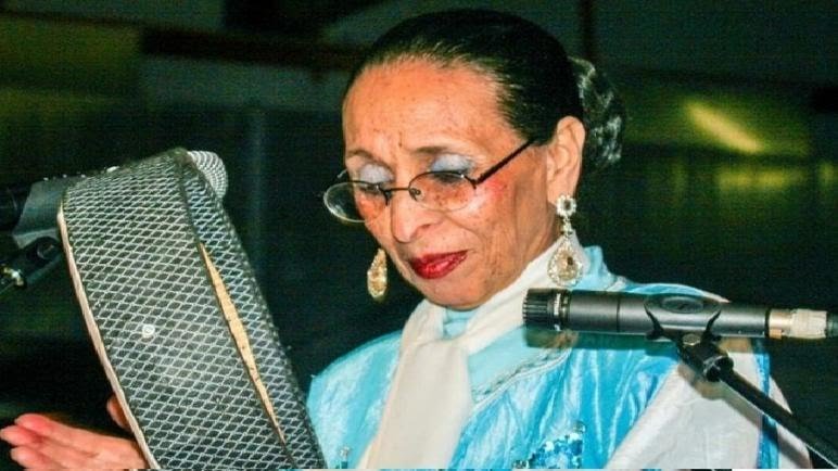 الحاجة الحمداوية تعتزل الغناء عن 94 سنة