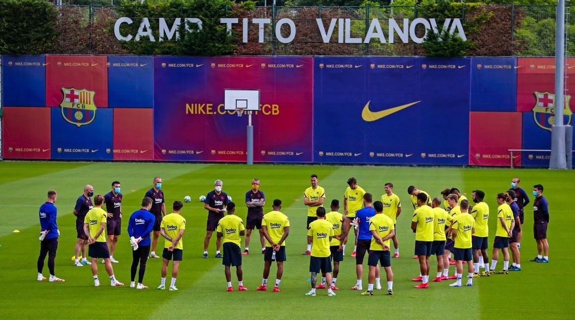 برشلونة يدعو إلى اجتماع استثنائي لمجلس الإدارة غدا الاثنين