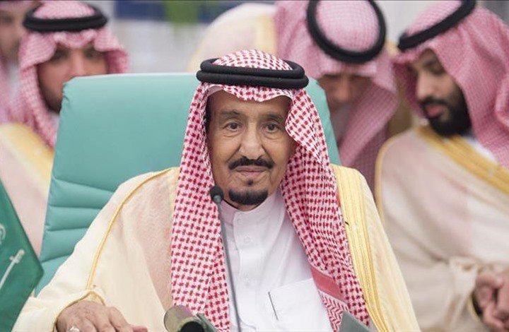 ملك السعودية. يأمر بإقالة عدد من المسؤولين والتحقيق معهم بتهمة الفساد