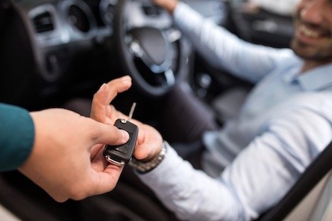 مهنيو كراء السيارات يطلبون دعم الحكومة بمسيرة احتجاجية صوب العاصمة
