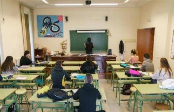 التلاميذ الأوروبيون يعودون إلى صفوفهم بتدابير احترازية