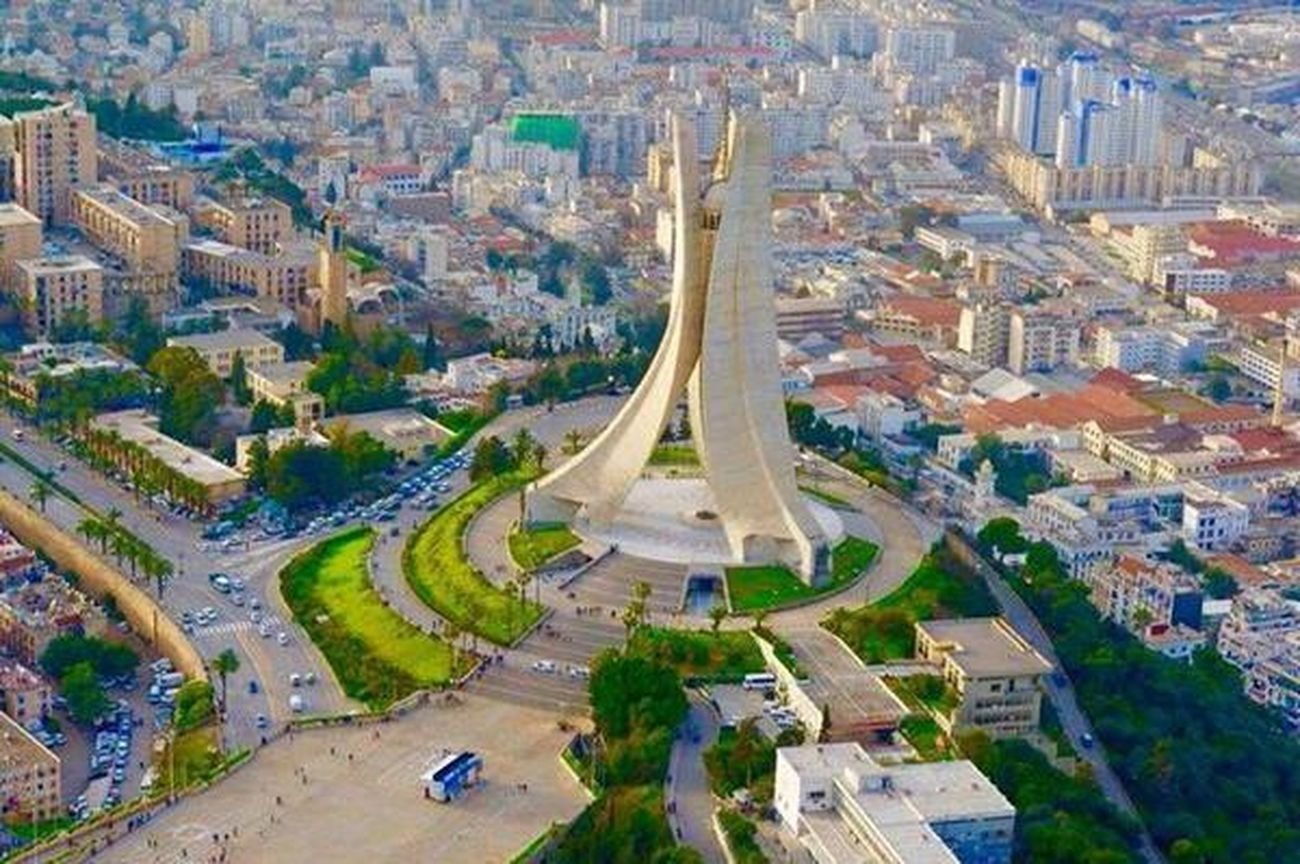 الجزائر ..هل من توافق حول مسودة الدستور ؟