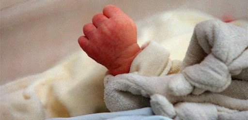 ياربي السلامة …العثور على طفلة رضيعة بالنفايات