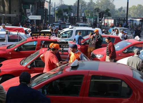 مهنيو طكسيات يطالبون بفتح حوار مع الأطراف الوصية على القطاع..