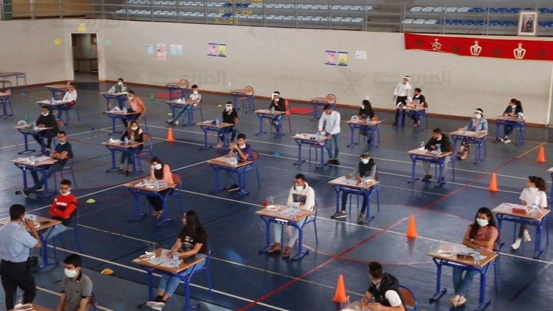 رئيس مركز الإمتحانات بـ”العيون” : هناك اجراءات صارمة تنتظر من يخالف التدابير الوقائية خلال اجتياز امتحانات ”الأولى باكالوريا ”