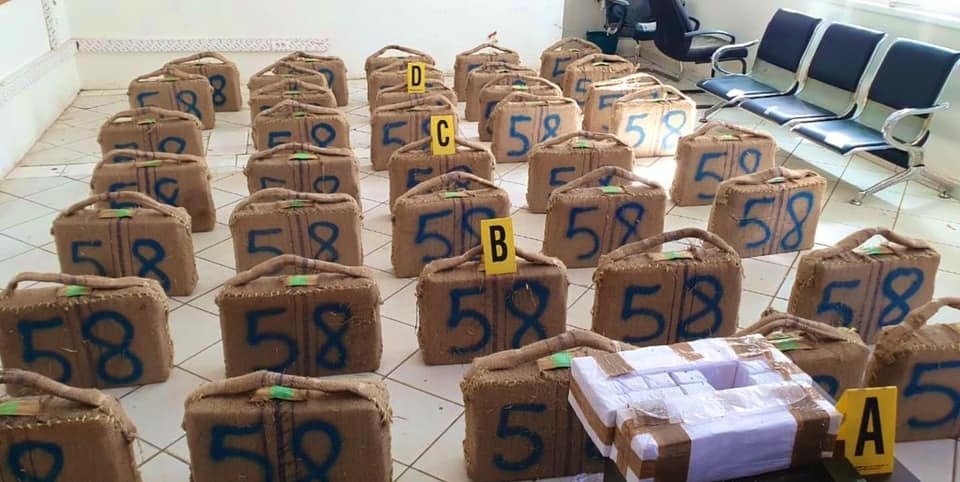 أكادير .. إجهاض محاولة لتهريب طن و100 كلغ من مخدر الشيرا .