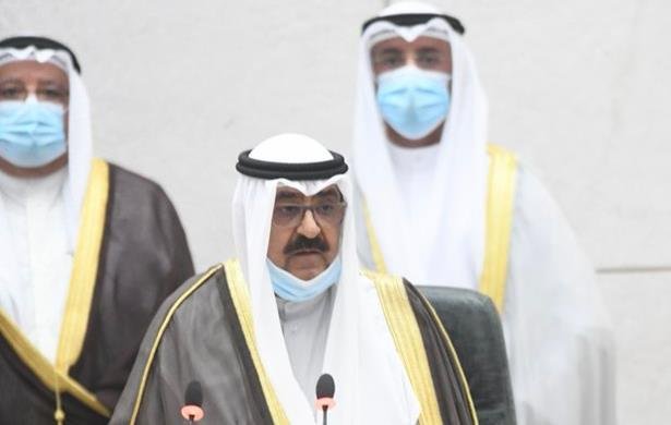الكويت..الشيخ مشعل الأحمد يؤدي اليمين الدستورية وليا للعهد