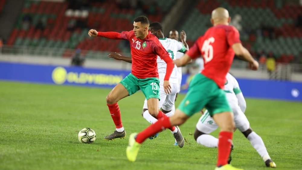 ”الكاف” يكشف عن طاقم تحكيم مباراة ”الأسود” ومنتخب إفريقيا الوسطى