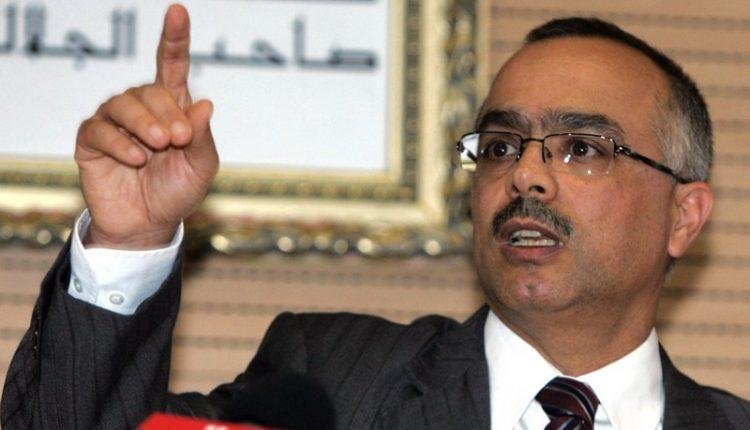 شكيب بنموسي يحل بمطار الحسن الاول بالعيون .