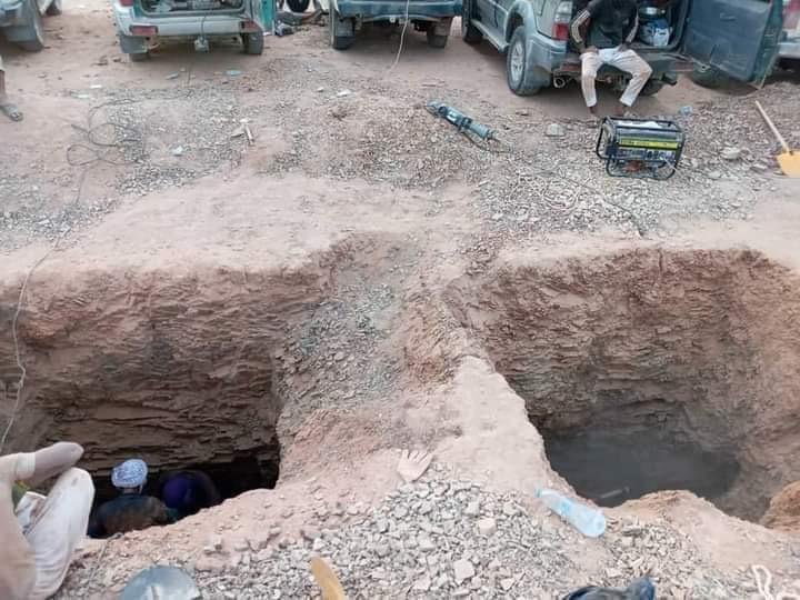 الجمعية الصحراوية للدفاع عن حقوق الإنسان تطالب من المنتظم الدولي فتح تحقيق في واقعة حرق صحراويين من طرف السلطات الجزائرية.