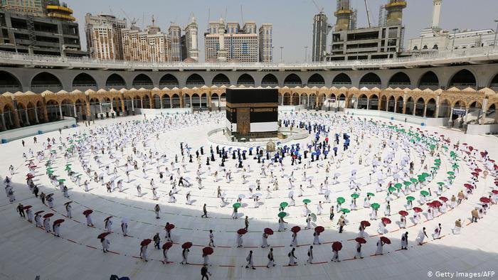 أولى رحلات المعتمرين من خارج السعودية تصل إلى جدة الأحد المقبل.