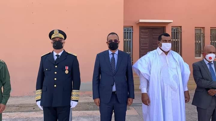 عامل أوسرد يشرف على مراسيم تحية العلم إحتفالا بالذكرى 45 لعيد المسيرة الخضراء المظفرة بمركز بئر كندوز قرب الكركرات