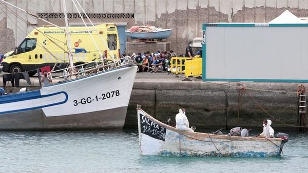وصول أزيد من 400 مهاجر على عشر زوارق الى جزر الكناري منذ أمس الى صباح اليوم