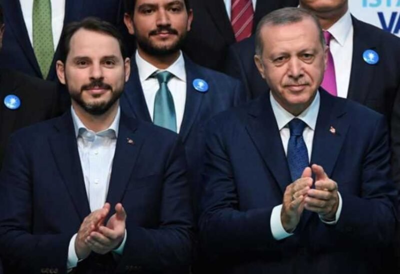 إردوغان يقبل استقالة صهره من منصب وزير المالية .